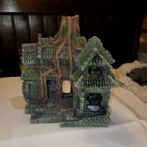 Fishtank/craft house